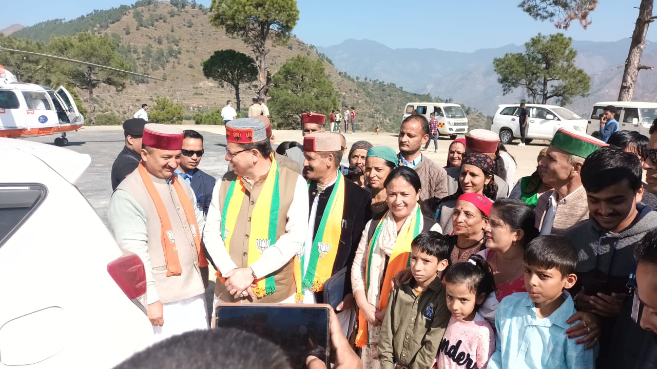 सीएम पुष्कर सिंह धामी ने डाकपत्थर बैराज का किया निरीक्षण