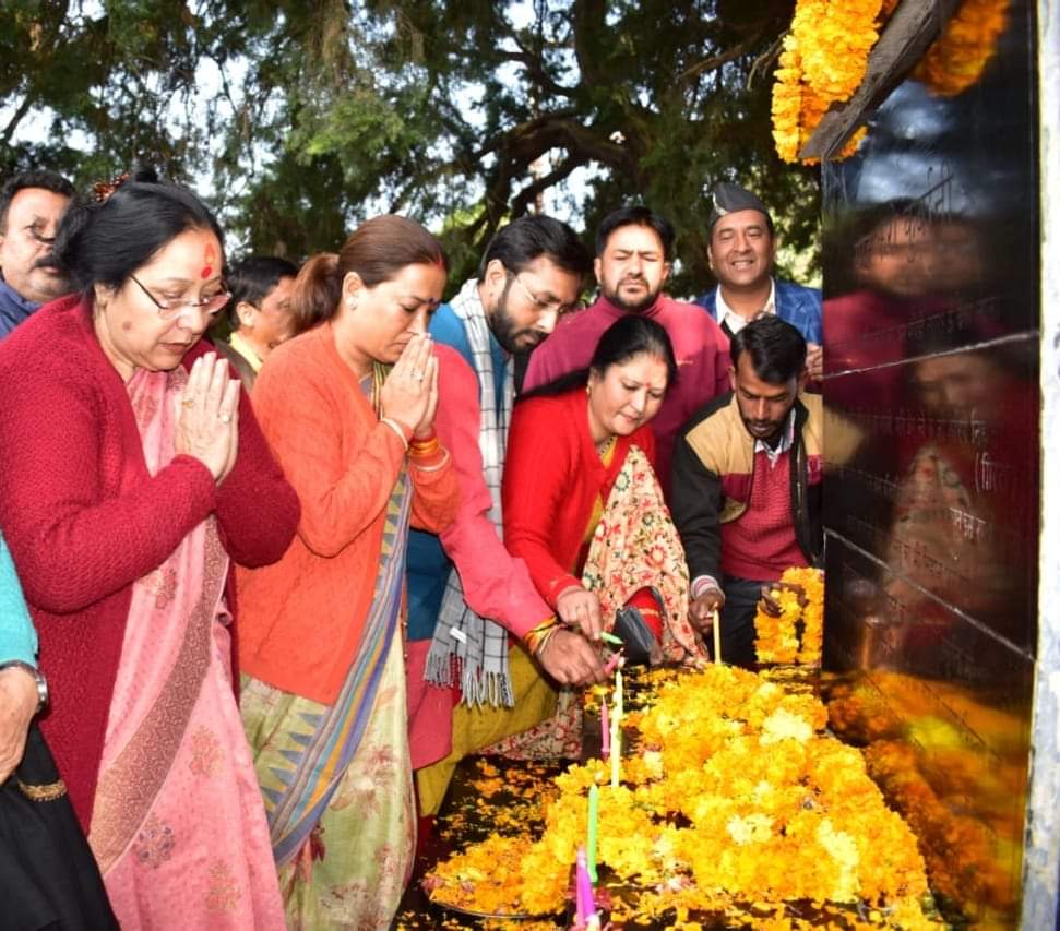 मंत्री रेखा आर्य ने शहीद स्मारक पहुंचकर राज्य आंदोलनकारियों की प्रतिमा पर माल्यार्पण एवं श्रद्धासुमन अर्पित किए