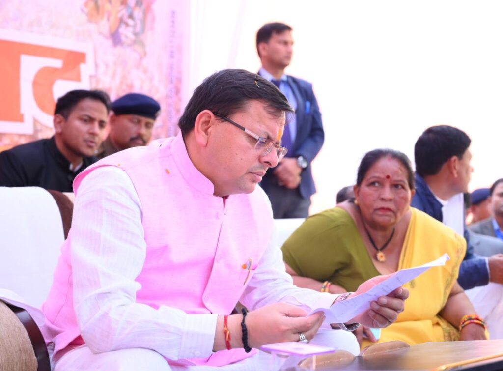 मुख्यमंत्री ने सुनी जनता की समस्याएं