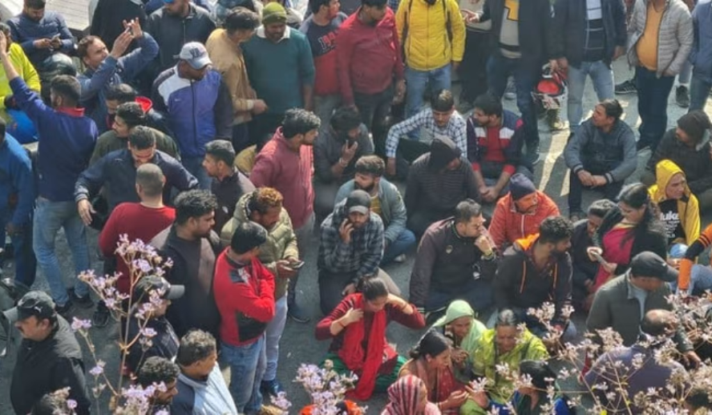 लोगों ने लगाया जाम