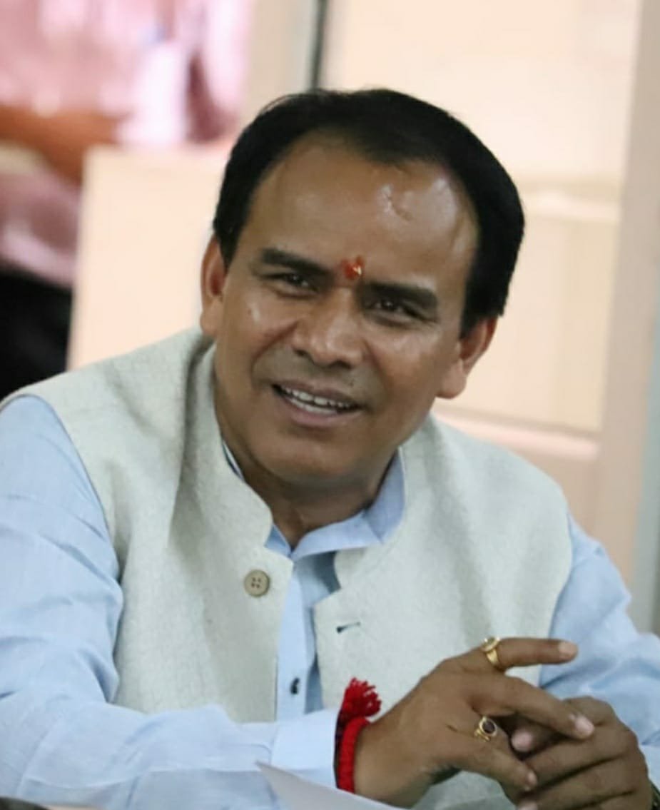 स्वास्थ्य मंत्री डॉ. धन सिंह रावत